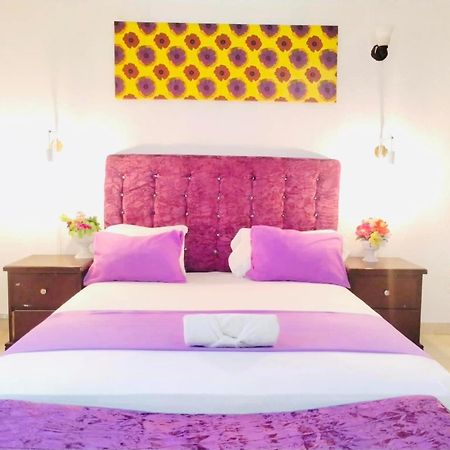 Zunox Guest House Фрийтаун Екстериор снимка