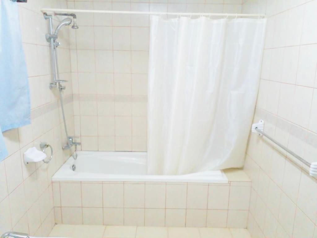 Zunox Guest House Фрийтаун Екстериор снимка