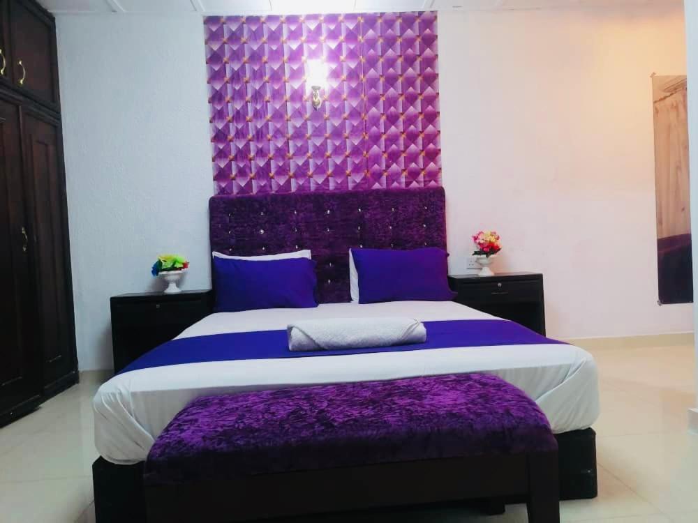 Zunox Guest House Фрийтаун Екстериор снимка