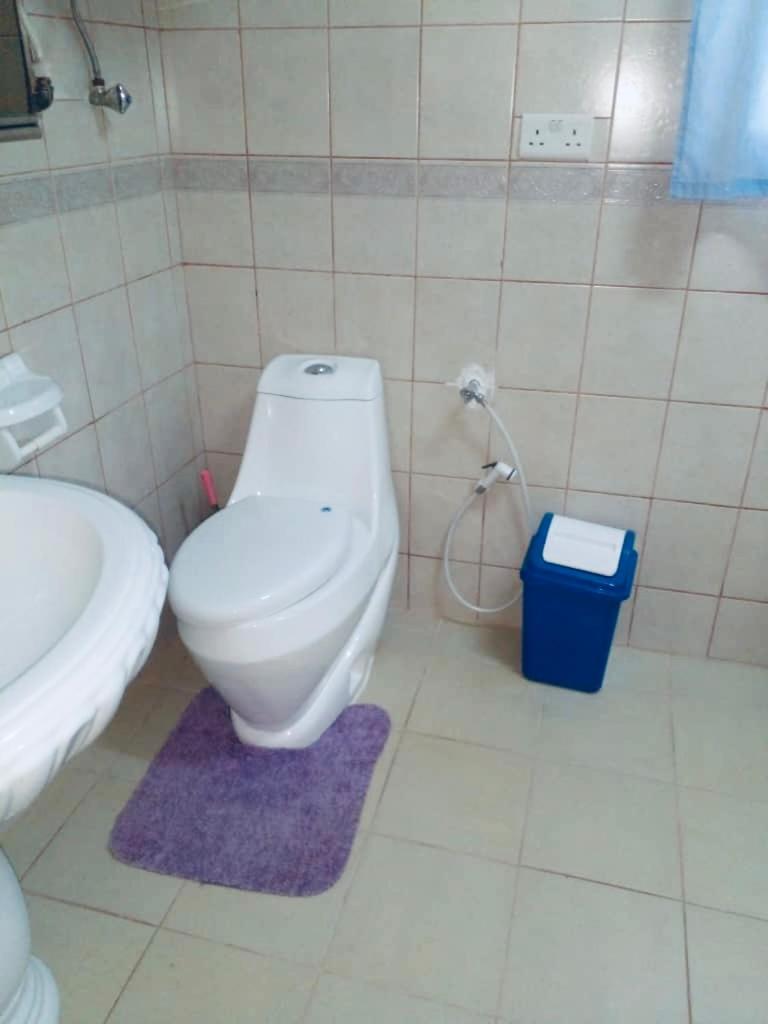 Zunox Guest House Фрийтаун Екстериор снимка