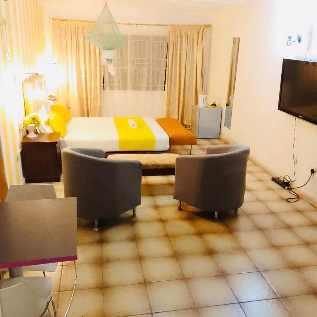 Zunox Guest House Фрийтаун Екстериор снимка
