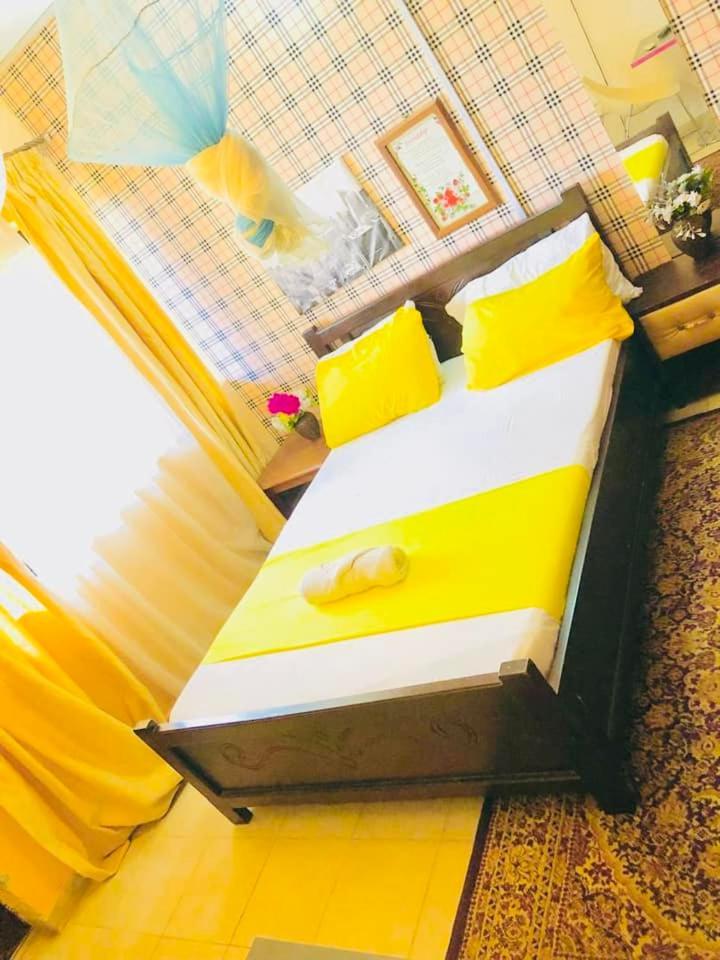 Zunox Guest House Фрийтаун Екстериор снимка