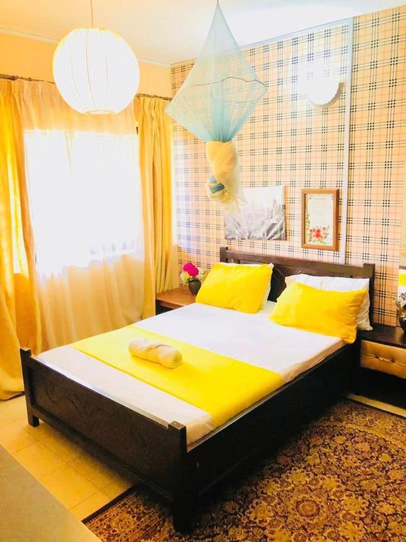 Zunox Guest House Фрийтаун Екстериор снимка